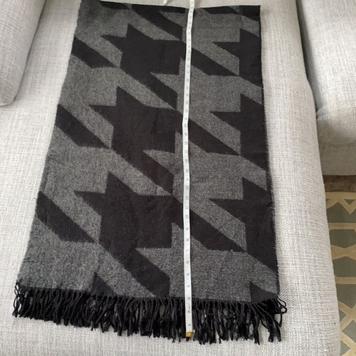H&M Scarf - Picture 2 of 6