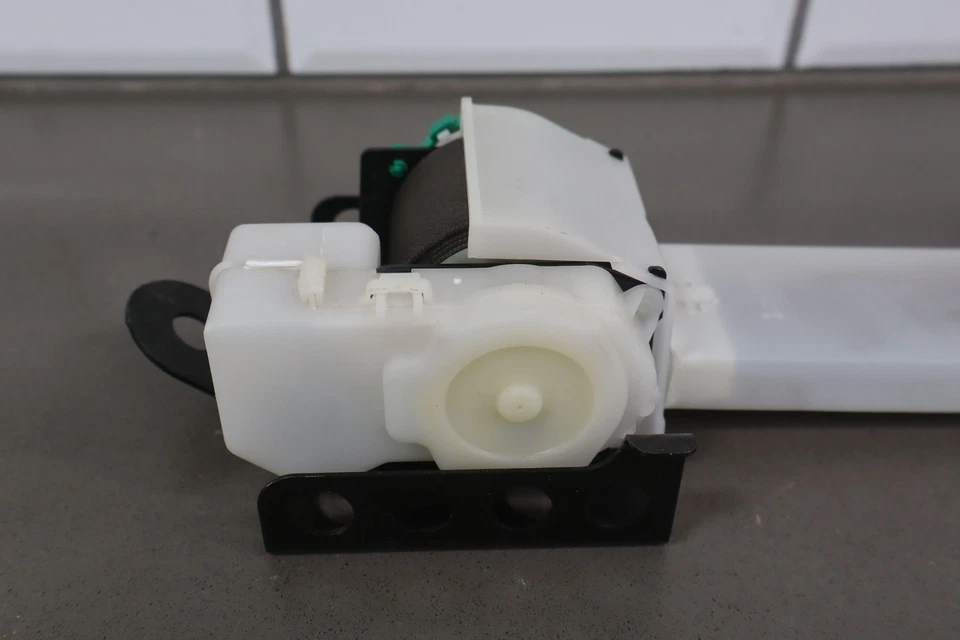 01-02 雪佛兰 GMC Crew Cab 左前座安全带收回器(座内) — 第 4/4 张图片