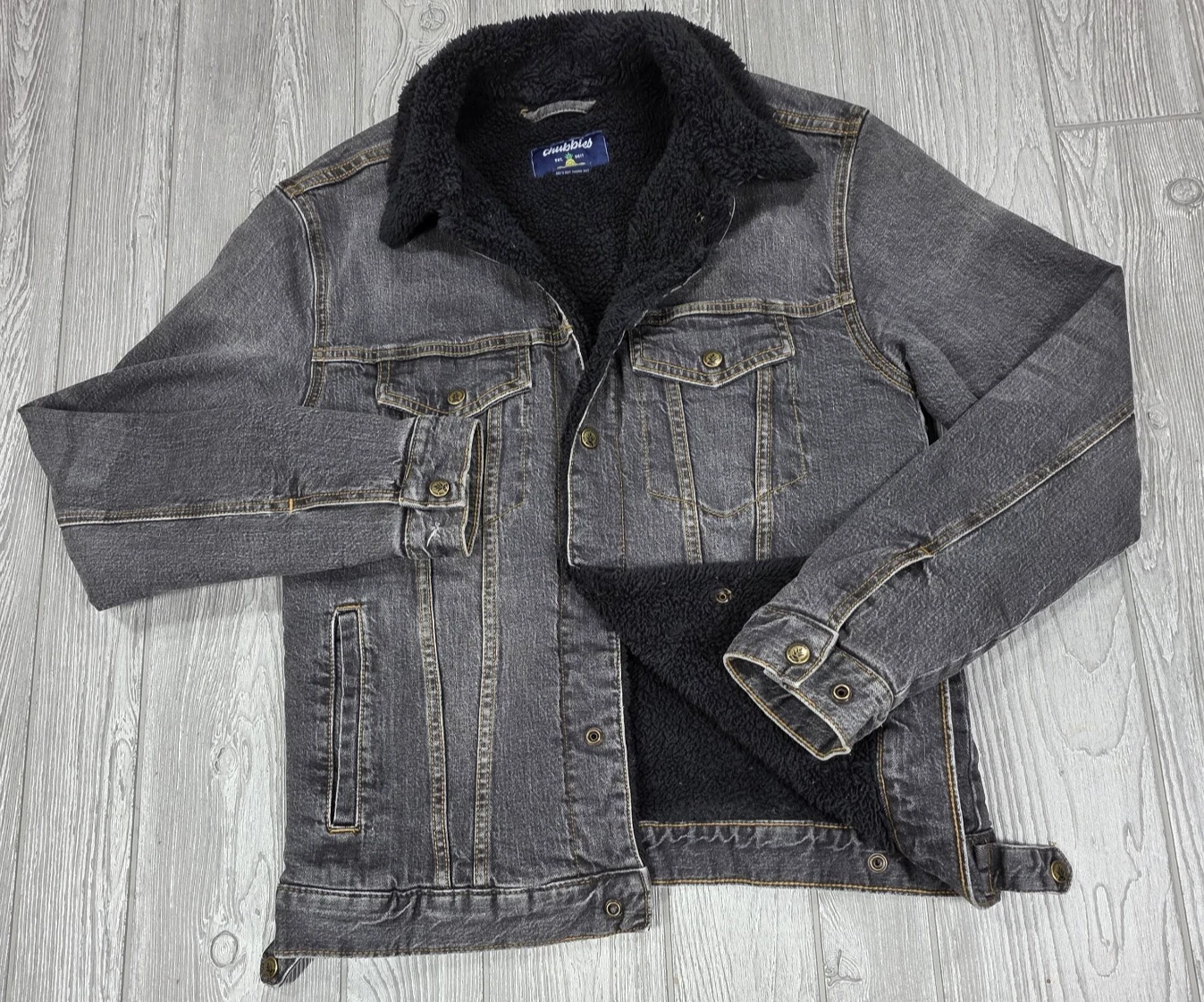 Chubbies Men's Fade Gray Denim Sherpa Black Lined Trucker Jacket Pockets Size M - product detail image 1