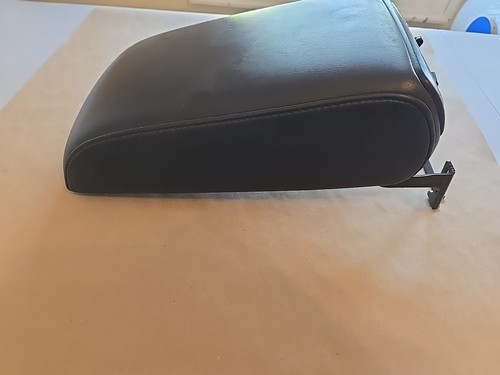 2007 2008 Infiniti G35 Sedan OEM Center Console AC Vent Armrest Lid Cover Black - Picture 3 of 12