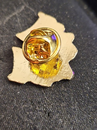 Unbranded Gold Toned Comedy & Tragedy Theater Masks Collectible Hat/Lapel Pin - Picture 2 of 2