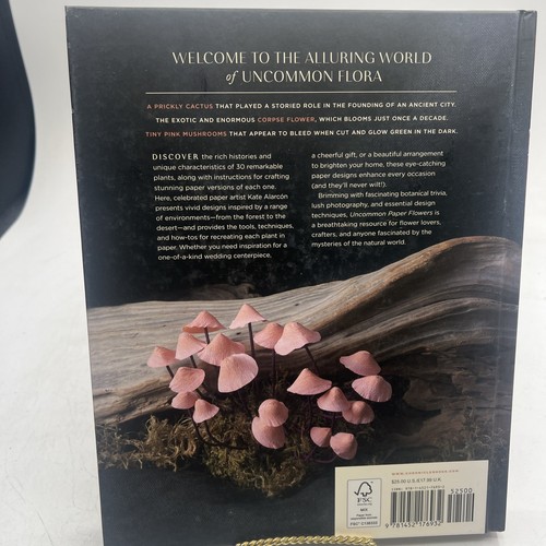 Uncommon Paper Flowers: Extraordinary Botanicals and How to Craft Them - Picture 4 of 9