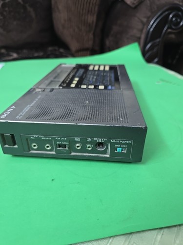 Sony ICF-2001D - Multi-Band PLL Synthesized Receiver - Vintage Classic - Picture 11 of 22