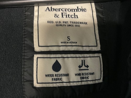 CHAQUETA DE ABRIGO BOMBER ABERCROMBIE & FITCH con capucha acolchada talla pequeña para mujer - Imagen 7 de 8