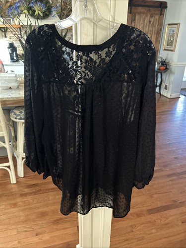 Blusa negra con ribete de encaje semi transparente manga larga talla XL Daniel Rainn para mujer - Imagen 4 de 4