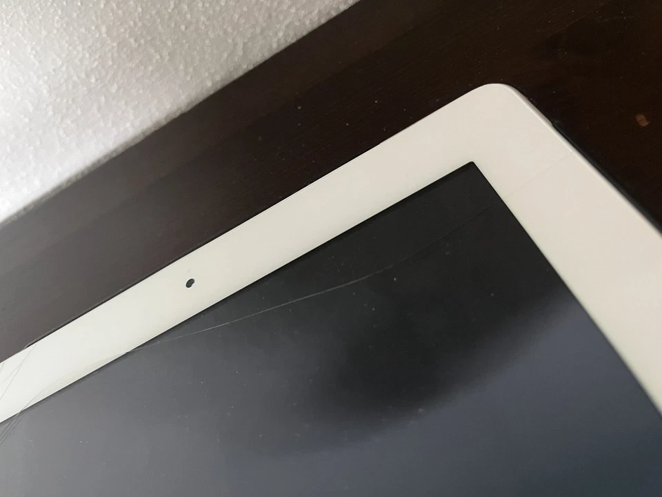 Apple iPad 2 (A1395), mit Wi-Fi+3G 16GB – Weiß, Display beschädigt - Bild 4 von 4