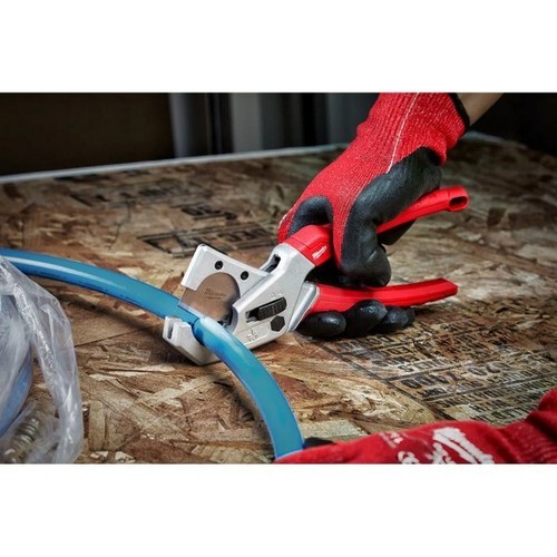 Milwaukee CANADA 1 -inch PEX and Tubing Cutter - Picture 8 of 14