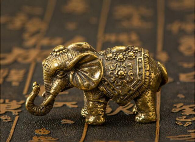 Chinese old Pure copper solid elephant statue Handcarved Small ornaments Statues Chinese old Pure copper solid elephant statue Handcarved Small ornaments Statues