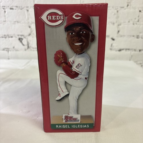 Cincinnati REDS Bobbleheads LOT (3) New In Box IGLESIAS, DESCLAFANI, SUAREZ - Picture 2 of 15