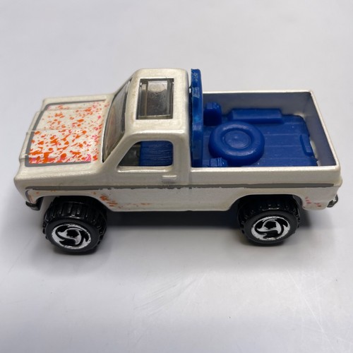 Hot Wheels Pearl White Bywayman 1977 Chevy 4x4 Pickup Truck - Picture 3 of 7