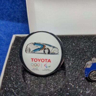 東京オリンピック　ピンバッジ　記念　トヨタ　TOYOTA USA 北米　アメリカ TOYOTA × Tokyo Olympics Commemorative Car Pin Badge Set