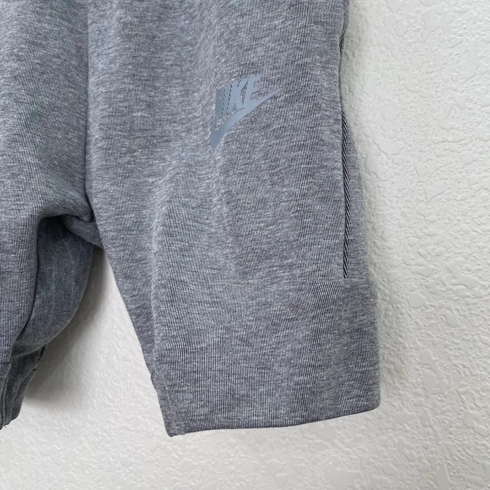 Nike Tech Fleece Gray Athletic Shorts w Pockets 816280-093 Boys size Small (8) - Image 4 of 4
