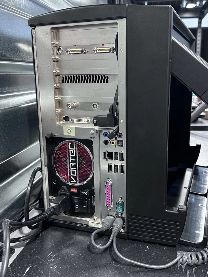 RARE Prism Lunchbox PC Pentium D 3.0GHz 4GB GeForce 6800XT Win XP - Image 4 of 4