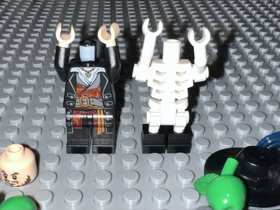 LEGO Piratas del Caribe Minifiguras Lote de 7 con Accesorios — Excelente Estado Foto 4 de 4