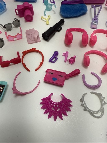 Barbie Lote De 78 Bolsas, Carteras, Sombreros, Auriculares, Gafas, Maquillaje Y Accesorios - Imagen 6 de 18