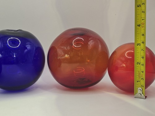Set of 4 Vintage Japanese Glass Floating Balls 2 Red 2 Blue 4" & 3" Hand Blown - Picture 6 of 11