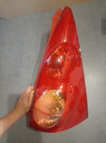 FEU ARRIERE DROIT PEUGEOT 107 - Imagen 4 de 4