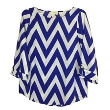 Everly Chevron Striped Blouse Size Small Blue White Polyester Pullover Womens