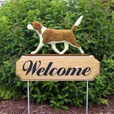Beagle Wood Welcome Outdoor Sign Red/White