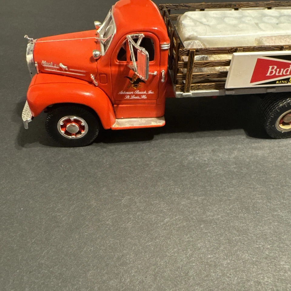 火柴盒白金版 1956 年 Mack-B 百威送货卡车 1999 年美泰 — 第 2/4 张图片