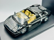 1:18 Lamborghini Diablo Roadster -- Black -- AUTOart 70093