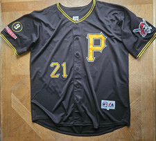 Top 10 Roberto Clemente Baseball Cards 32