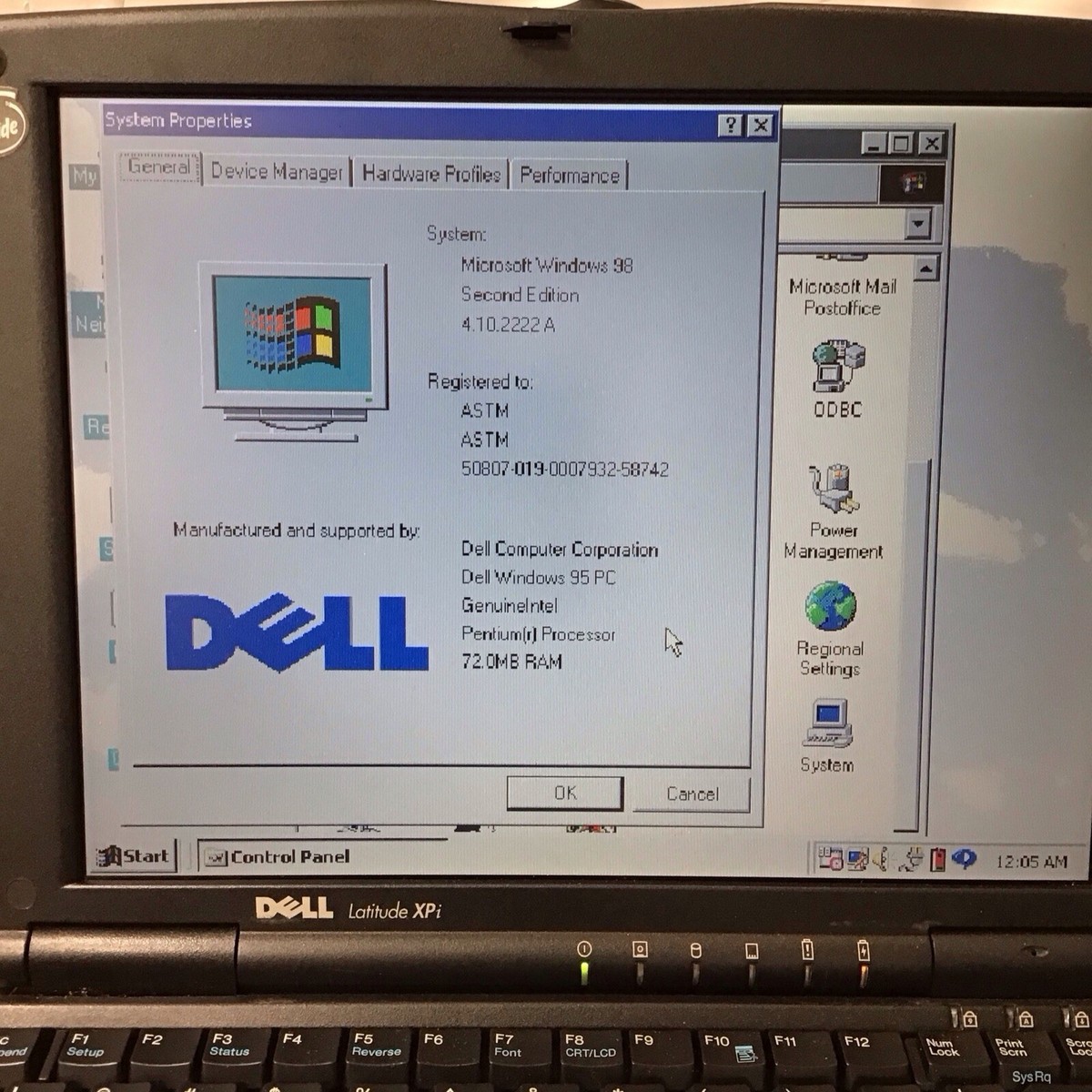 DELL LATITUDE XPi P133ST Windows 95 Intel Pentium Laptop w/ Floppy