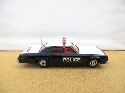 Dinky Toys No 244 Plymouth Gran Fury US POLICE Car - Boxed - Picture 3 of 13