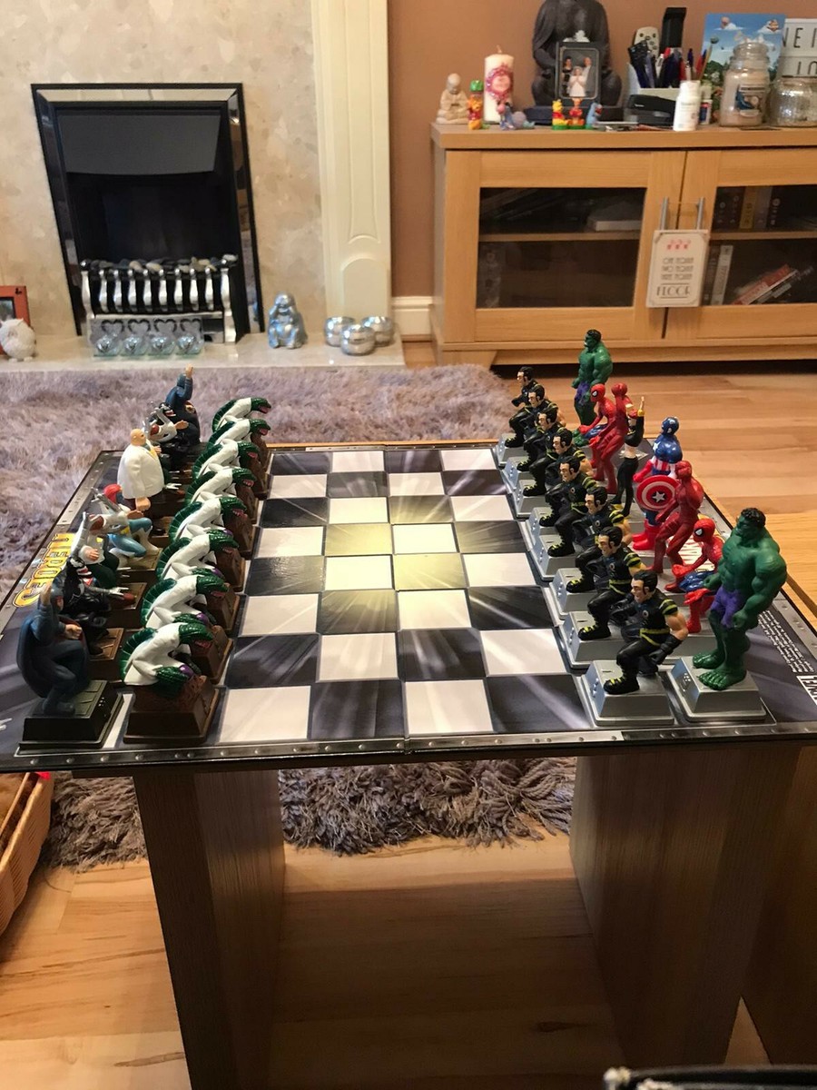 Marvel Heroes Vintage Chess Set | eBay.de