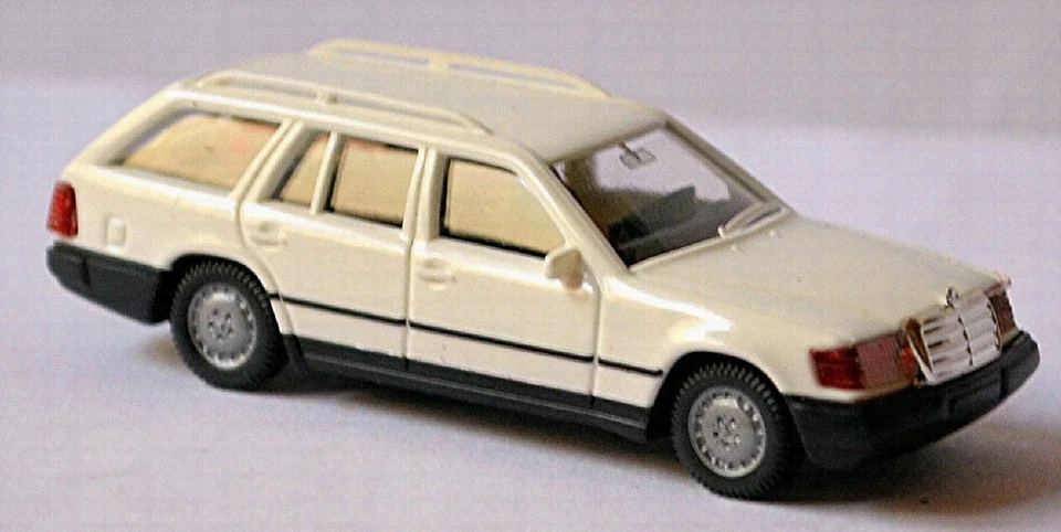 Mercedes Benz Classe Modello T 1985-89 S124 Artico Bianco 1:87 Wiking 154 01 - Immagine 2 di 2