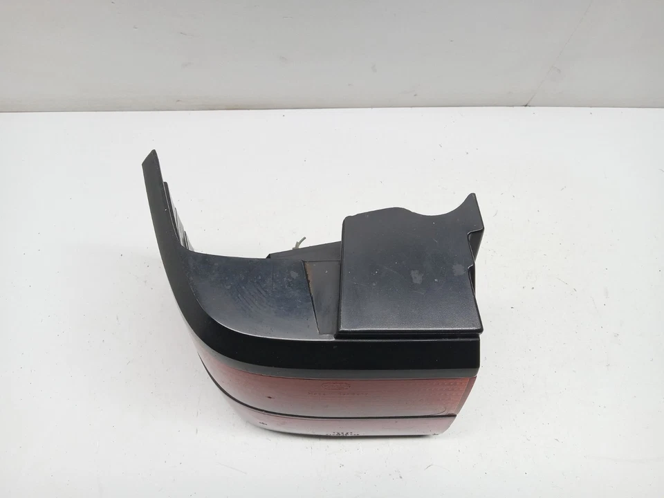 90-94 VOLKSWAGEN PASSAT ЛЕВАЯ СТОРОНА QTR ПАНЕЛЬ УСТАНОВЛЕН ЗАДНИЙ ФОНАРЬ OEM, 166-58466L - Изображение 3 из 4