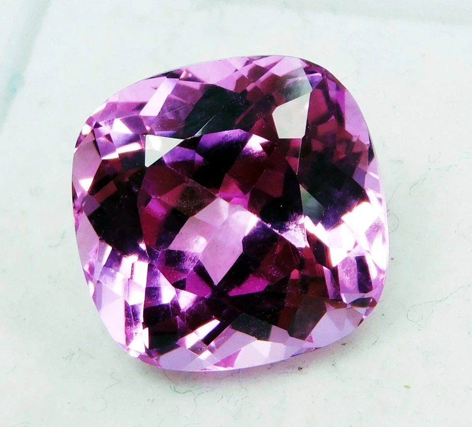 Preciosa piedra preciosa suelta de corte radiante rosa natural de kuncita certificada de 10,60 quilates Foto 4 de 4
