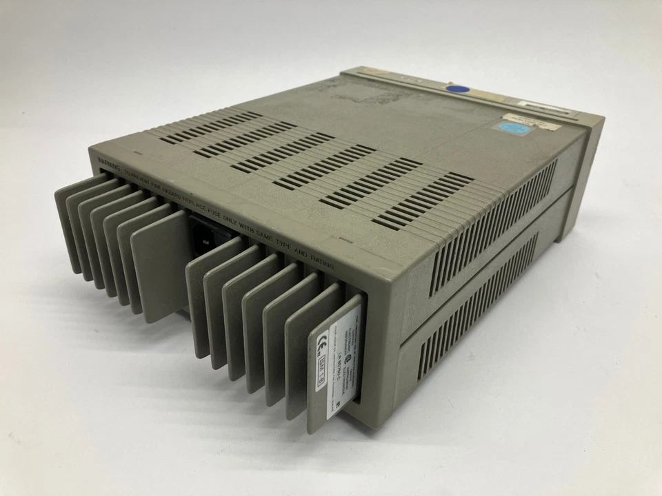 Fuente de alimentación HP E3611A DC 0-20V, 0-1.5A/0-35V,0-0.85A PANTALLA ROTA Foto 2 de 4