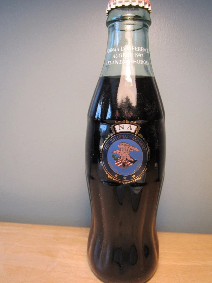 联邦调查局国家学院 - 可口可乐瓶 - “知识、勇气、诚信” — 第 2/4 张图片