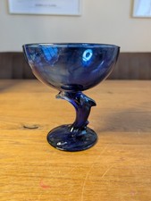 kobaltblaue Vintage-Glasschale mit Delfinfuß...