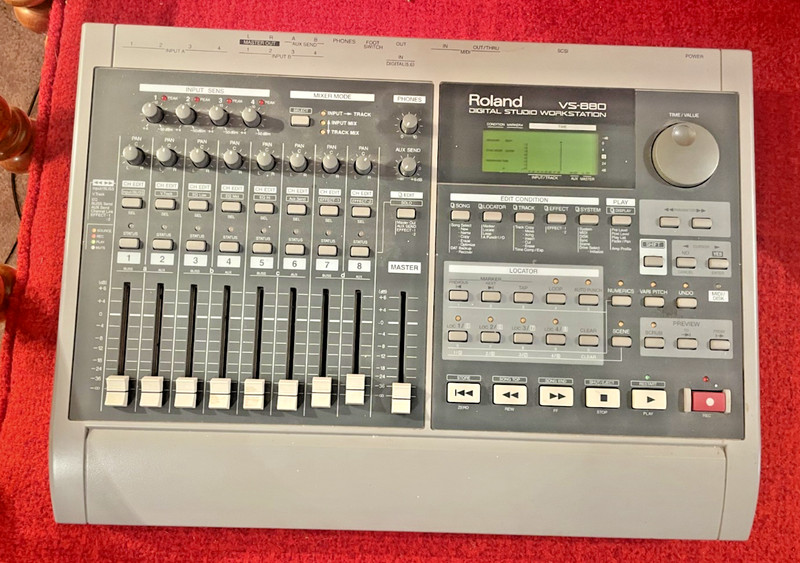 Roland VS-880 Digital Studio Workstation HD Multi-Track Recorder