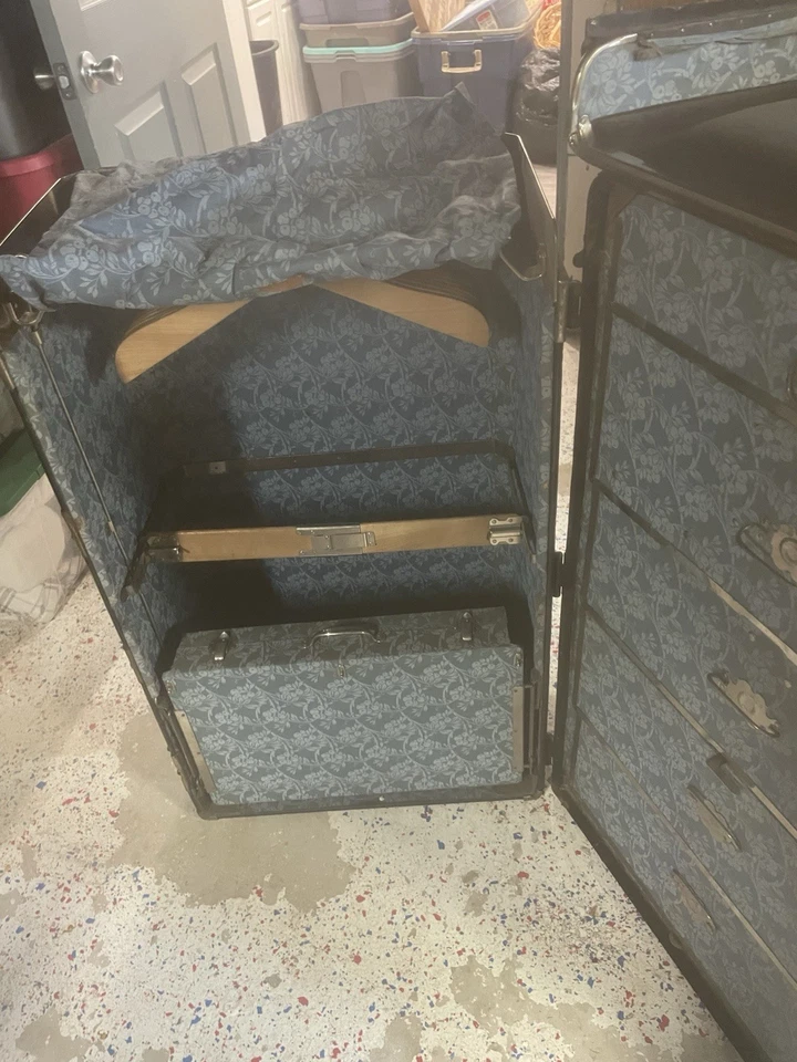 Antiguo baúl de vapor de 1900 armario cofre de viaje con perchas y cajones! Foto 4 de 4