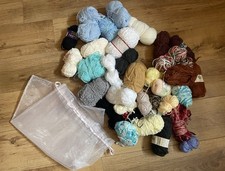 Bag of Odd Mixed Wool. Mixed Colours Various Sizes. Bundle / Lot