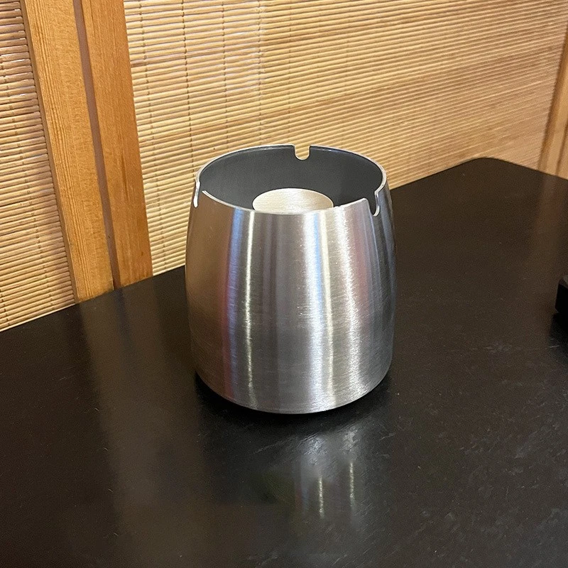 Edelstahl-Aschenbecher: Mit Deckel, Sturmaschenbecher (Windfest) für Innen/Außen - Bild 4 von 4