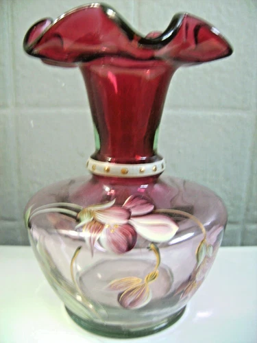 FENTON -  JK SPINDLER (HP) RUBINA VERDE VASE - LYNN FENTON SIGNED - LE