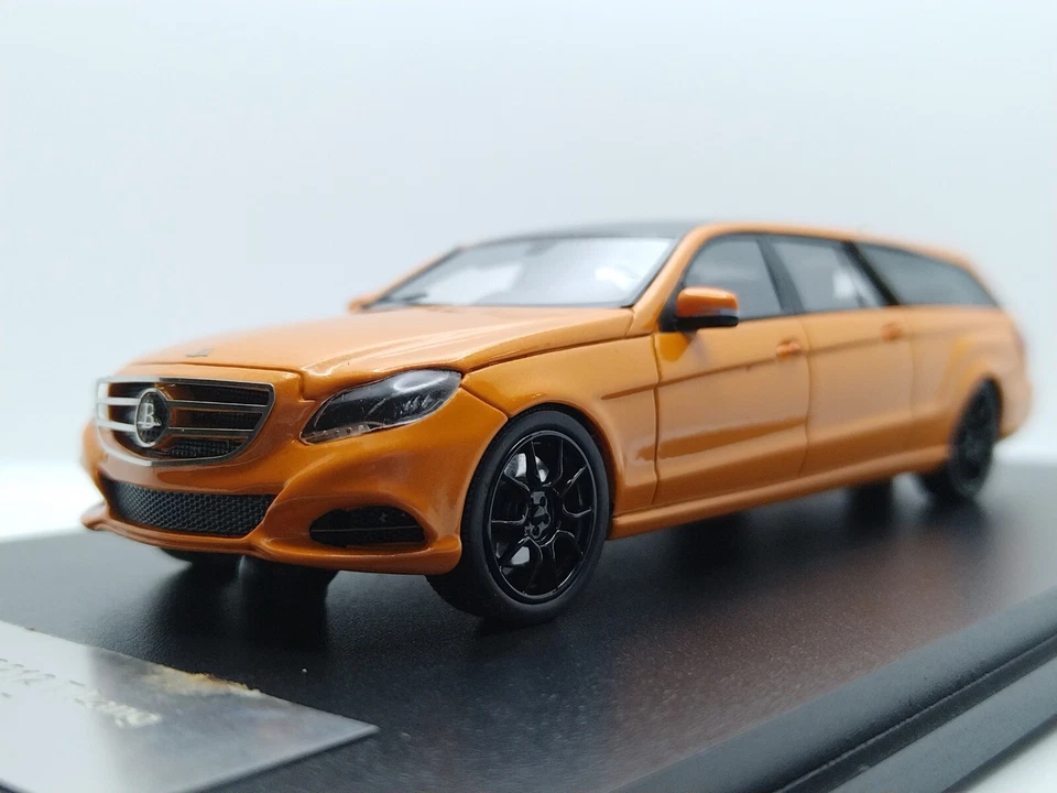 GLM 1/43 Mercedes Benz Binz S212T Lang 2015.  - Image 2 of 4