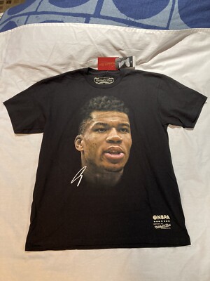 Mitchell Ness Big Face T-shirt, Giannis Anteokounmpo, Size Large, NWT! 