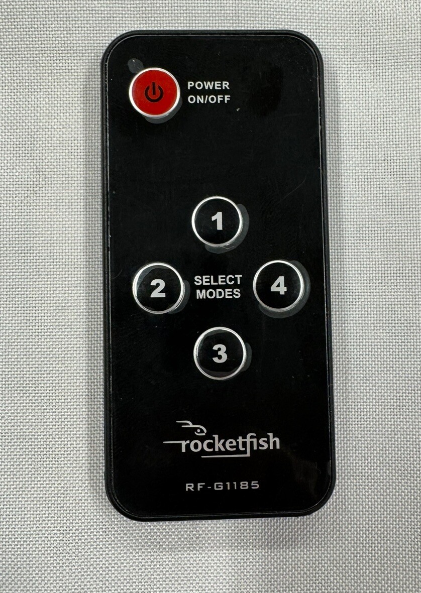 Rocketfish RF-G1185 Black 4-Port HDMI 3D Selector Switch Box Rocketfish RF-G1185 Black 4-Port HDMI 3D Selector Switch Box