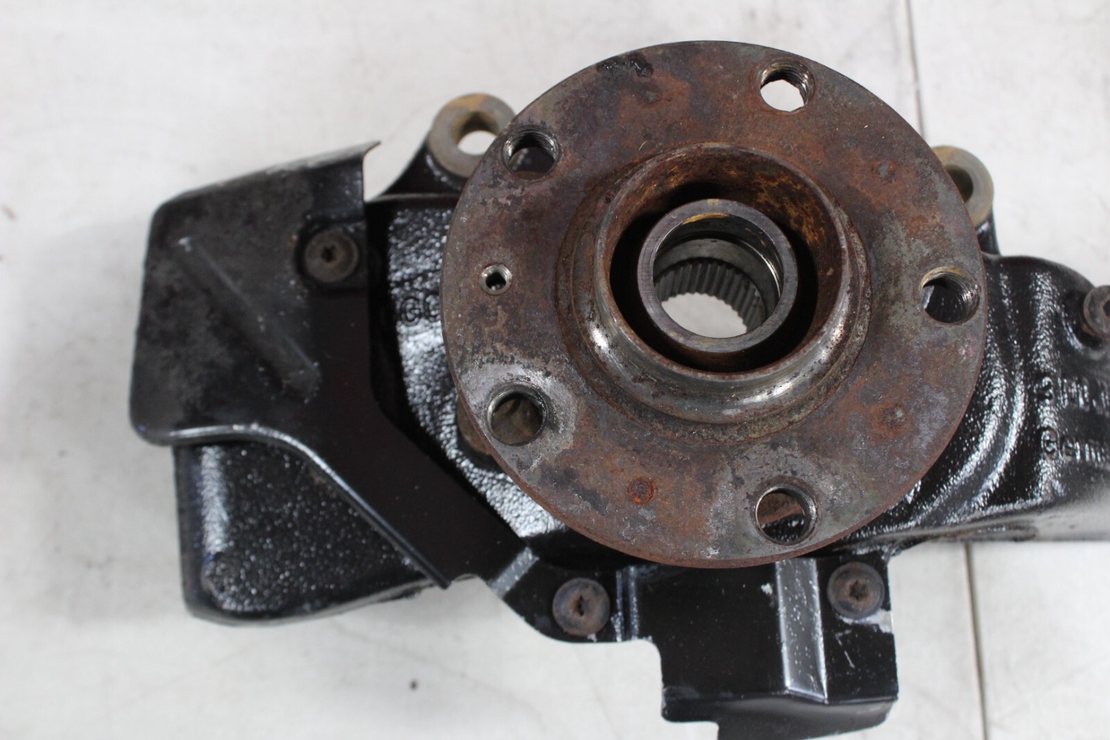 2006 BENTLEY CONTINENTAL FLYING SPUR FRONT RIGHT STEERING KNUCKLE SPINDLE HUB
