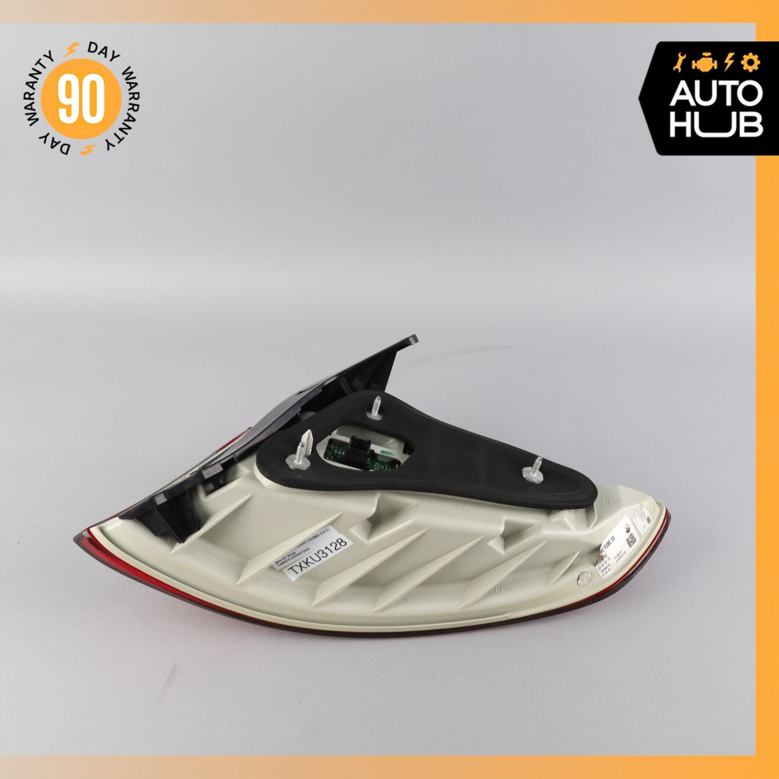 13-18 Maserati GranTurismo M145 Left Driver Side Outer Tail Light Lamp OEM 33k