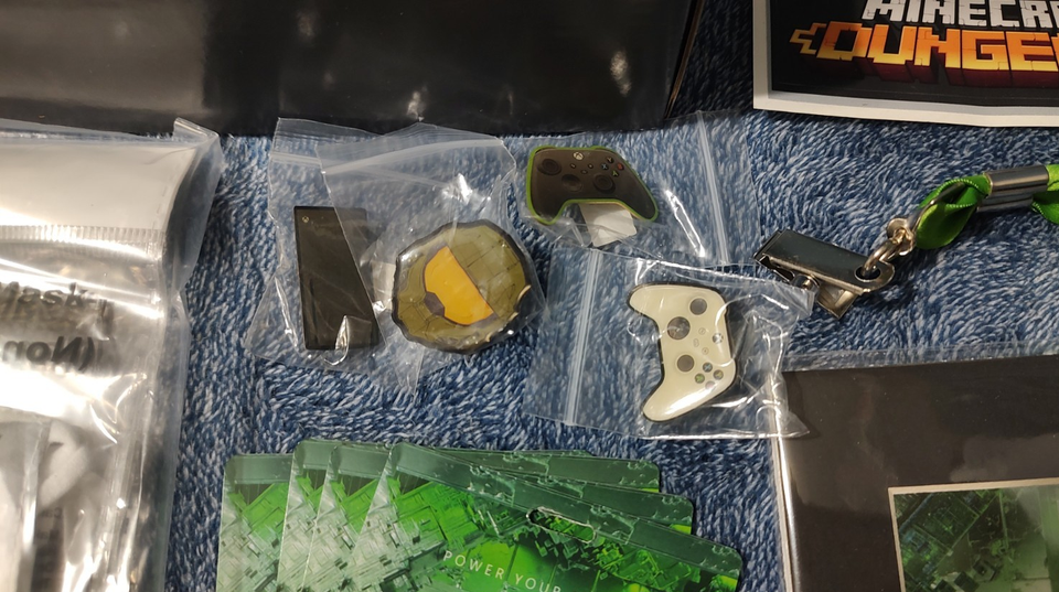 RARE Xbox One X Launch Kit - Pins Lanyard Mask + GameStop Promo Box ...