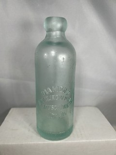 Diamond Bottling Works Muscatine Iowa IA Hutch Bottle Hutchinson Antique