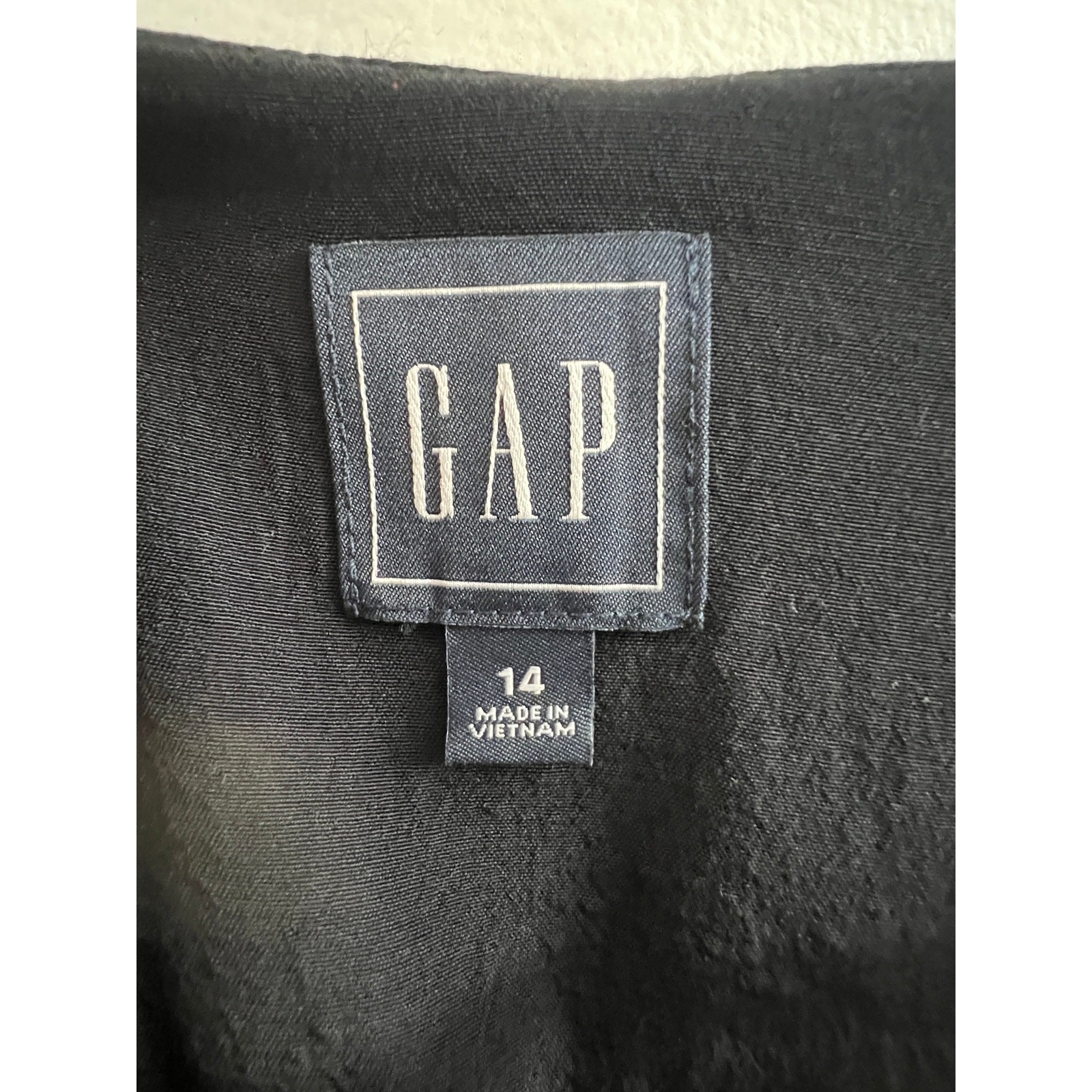 GAP Rounded Neck Button Front Black Cap Sleeve Fl… - image 5