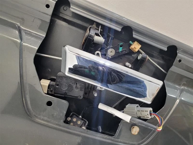 09-13 CHEVROLET AVALANCHE 1500 Trunk Hatch Tailgate Endgate Opt UVC Gray   - Image 3 of 4