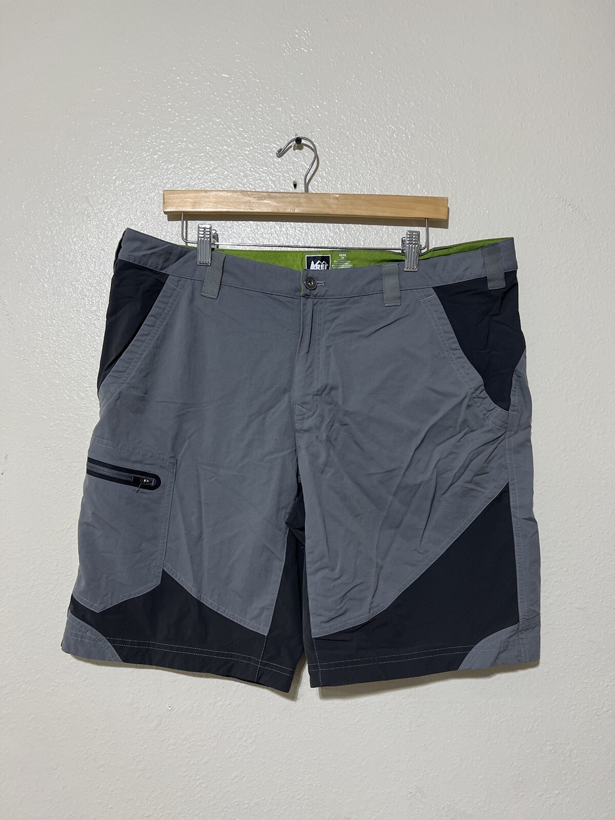 REI Shorts Mens 38 Gray Hkining Camping Rip Stop Pockets Hiking Camping